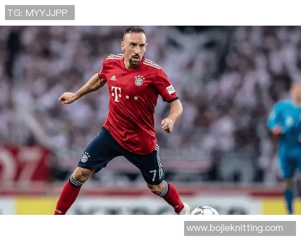 足球球星背后的守护者揭秘:那些默默奉献的顶级保镖们 足球球星背后的守护者揭秘:那些默默奉献的顶级保镖们