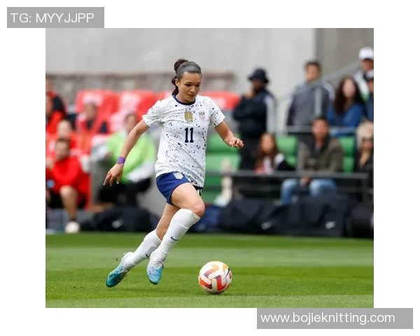 国外女足球星因贫困境遇引发关注呼吁改善运动员保障