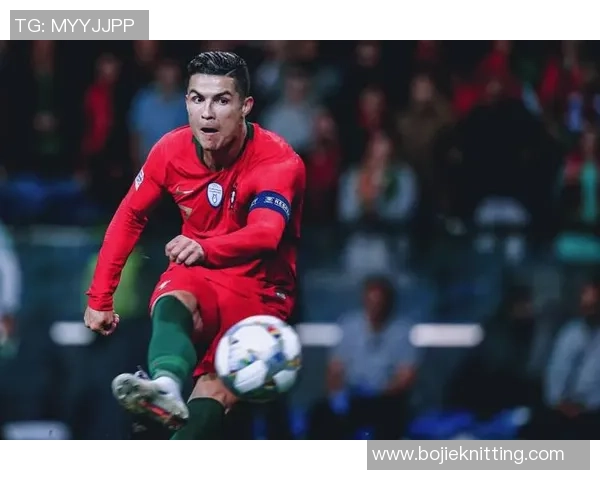 足球巨星招牌技能解析 技术特点与赛场表现深度剖析 足球巨星招牌技能解析 技术特点与赛场表现深度剖析