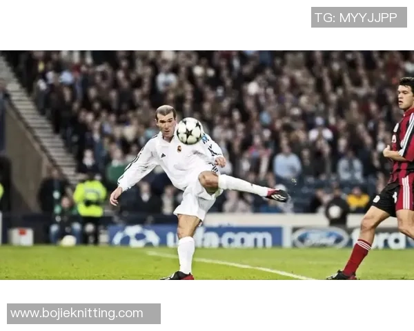 足球巨星同场竞技：梅西、C罗、内马尔齐聚绿茵场，掀起世纪对决高潮